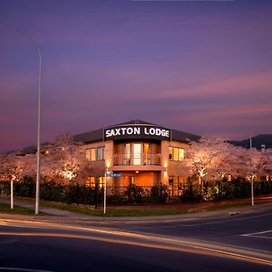 Saxton Lodge